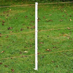 biele plastové stĺpiky s dĺžkou 156 cm