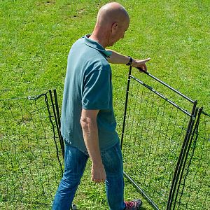 Branka k síti pro elektrický ohradník, výška 110 cm, šířka 86 cm, dvojitý hrot