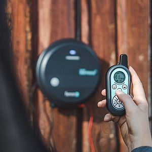 Dálkový ovladač pro generátory power DUO RF PDX disponuje několika funkcemi a dosahem 10 km.