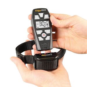 Elektronický výcvikový obojek pro psy d-control Edge 250R s prstýnkovým ovladačem