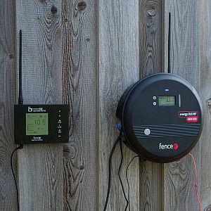 Inteligentný RF generátor fencee energy DUO RF EDX s centrálnou jednotkou FENCE WiFi GATEWAY GW100