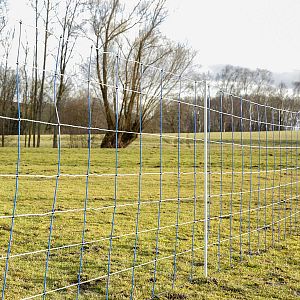 Modrá sieť na elektrický ohradník proti vlkom, výška 145 cm, dĺžka 50 m, dvojitý hrot