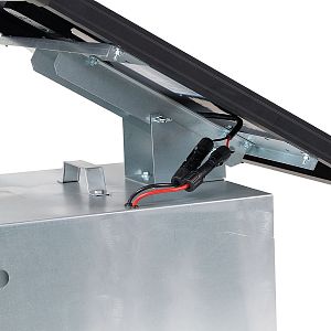 Prenosný box s pripojeným 40 W solárnym panelom