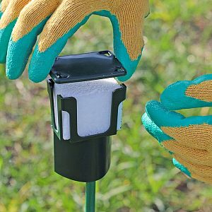 Sada pachový ohrada na ochranu vinohradu – adaptér s nosičom pachového ohrady 80 ks + sklolaminátový stĺpik 80 ks