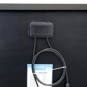 Solárny panel s výkonom 200 W pre elektrický plot